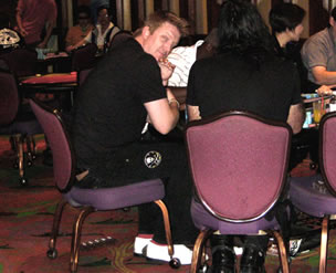 Josh Homme, conocido por su afición al Poker