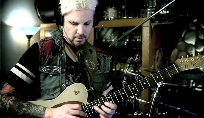 (31/07/1971) Nació John William Lowery, guitarrista que ha trabajado con Marilyn Manson y Rob Zombie