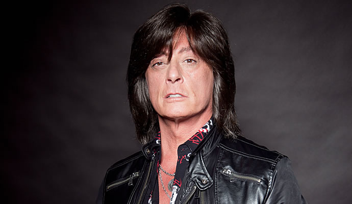 (02/08/1969) Nació Joe Lynn, quién fue vocalista de bandas como Rainbow, Yngwie Malmsteen's, Rising Force y Deep Purple.