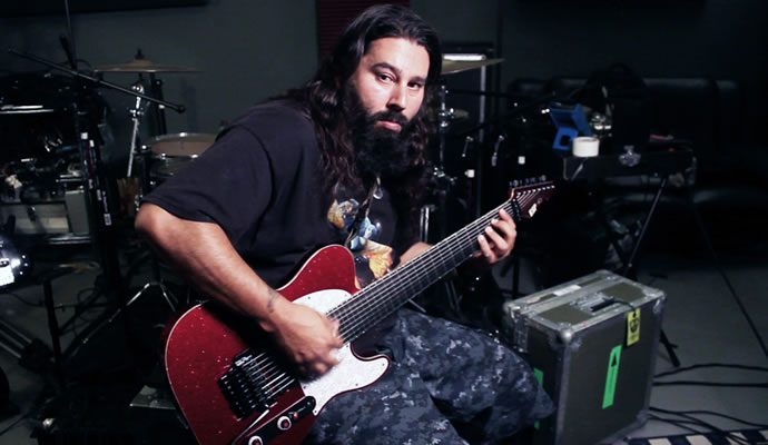 (03/08/1970) Nació Stephen Carpenter guitarrista principal de Deftones.