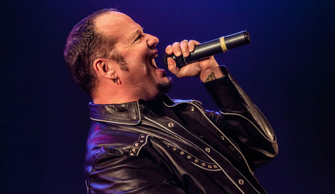 (13/09/1967) Nació Tim "Ripper" Owens