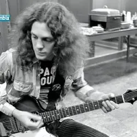 El 1 de enero de 1990 murió Allen Collins guitarrista de Lynyrd Skynyrd a causa de una neumonía.