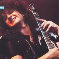 El 7 de febrero de 1956 nació Mark St. John quien fue guitarrista de Kiss. Falleció en 2007.