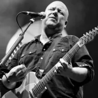 El 6 de abril de 1965 nació Black Francis de Pixies
