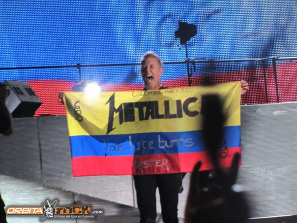 James Hetfield con la Bandera de Colombia