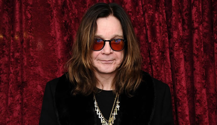 Ozzy Osbourne padece de Sinusitis severa Ozzy Osbourne padece de Sinusitis severa