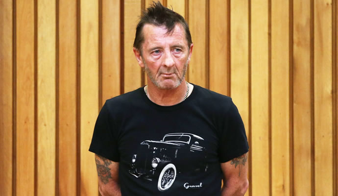 Phil Rudd ex-baterista de AC/DC en el tribunal Phil Rudd ex-baterista de AC/DC en el tribunal