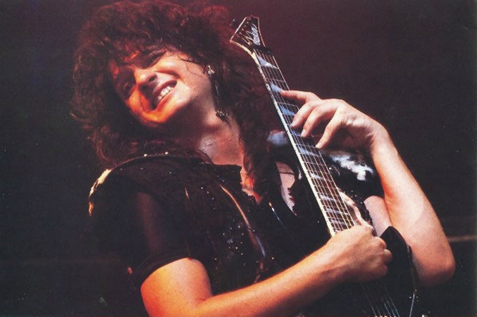 El 5 de abril de 2007 murió Murió Mark St. John quién fue guitarrista de Kiss en 1984