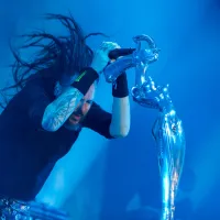 Korn regresó a Bogotá