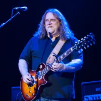 El 6 de abril de 1960 nació Warren Haynes de The Allman Brothers Band