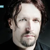 En 1975 nació Tony Kakko de Sonata Arctica. En 1975 nació Tony Kakko de Sonata Arctica.
