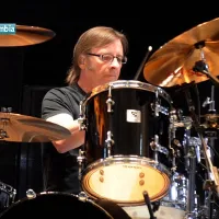 En 1954 nació Phil Rudd, baterista de AC/DC En 1954 nació Phil Rudd, baterista de AC/DC