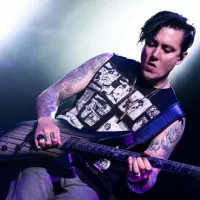 El 7 de julio de 1981nació Synyster Gates de Avenged Sevenfold El 7 de julio de 1981nació Synyster Gates de Avenged Sevenfold