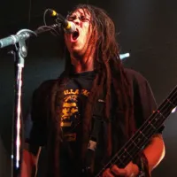 El 15 de julio de 1970 nació Chi Cheng de Deftones El 15 de julio de 1970 nació Chi Cheng de Deftones