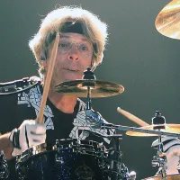 El 16 de julio de 1952 nació Stewart Copeland de The Police El 16 de julio de 1952 nació Stewart Copeland de The Police