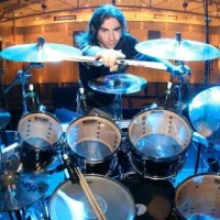 El 17 de julio de 1972 nació Jason Rullo de Symphony X. El 17 de julio de 1972 nació Jason Rullo de Symphony X.