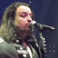 El 19 de julio de 1971 nació Russell Allen de Symphony X y Adrenaline Mob. El 19 de julio de 1971 nació Russell Allen de Symphony X y Adrenaline Mob.