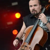 El 29 de julio de 1968 nació Paavo Lötjönen de Apocalyptica El 29 de julio de 1968 nació Paavo Lötjönen de Apocalyptica