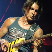 George Lynch guitarrista de Dokken