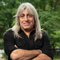 En 1963 nació Mikkey Dee, actual baterista de Scorpions, anteriormente de Motorhead