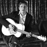 En 1975 nació Jim Adkins de Jimmy Eat World. En 1975 nació Jim Adkins de Jimmy Eat World.
