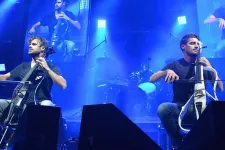 2Cellos en su presentación en Bogotá