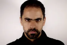 Alfonso Espriella presenta su nuevo sencillo "Altares"