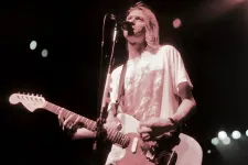 Kurt Cobain durante su último concierto el 1 de marzo de 1994