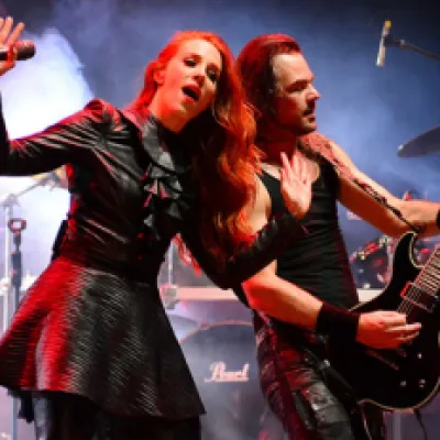 Epica en su concierto en Metalmillenium