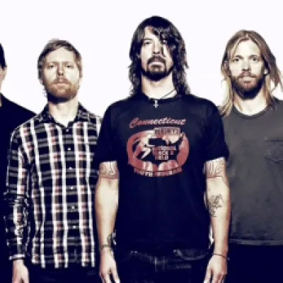 En fotografia Dave Grohl y la banda Foo Fighters