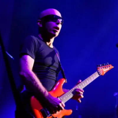Joe Satriani en su concierto en Bogotá