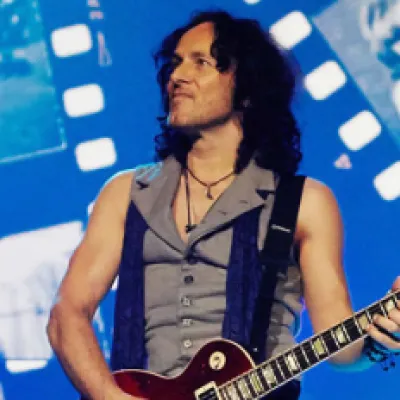 Vivian Campbell, guitarrista de Def Leppard desde 1992