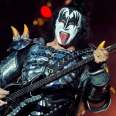 Gene Simmons el 25 de agosto de 1949