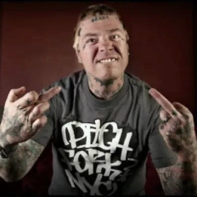 Lars Frederiksen nació el 30 de agosto de 1971