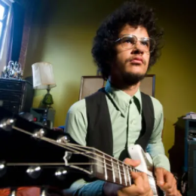 Omar Rodriguez Lopez de The Mars Volta nació el 9 de enero de 1975