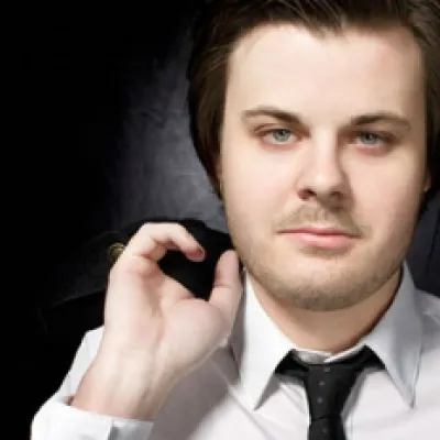 Spencer Smith de Panic At The Disco nació el 2 de septiembre de 1987