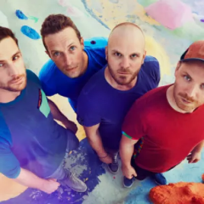 Coldplay presenta el videoclip de "A Head Full Of Dreams"