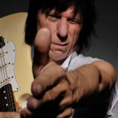 Jeff Beck de 71 años vuelve con un nuevo trabajo discográfico