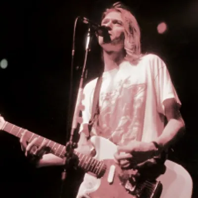 Kurt Cobain durante su último concierto el 1 de marzo de 1994