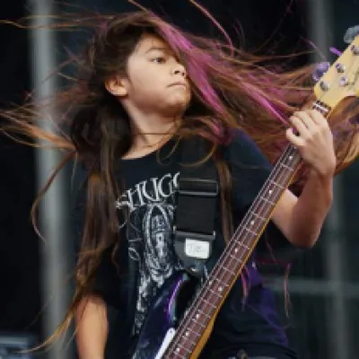 Tye Trujillo de The Helmets, hijo de Robert Trujillo