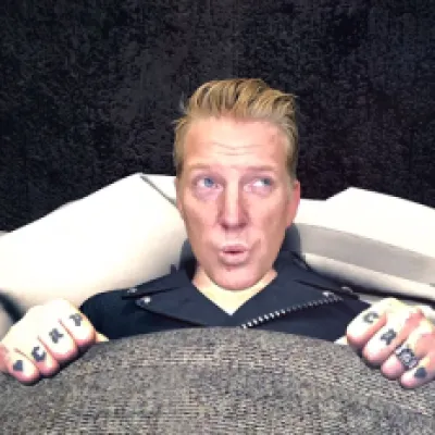 Queens of the Stone Age presenta el nuevo video de Head Like a Haunted House