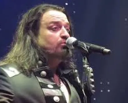 El 19 de julio de 1971 nació Russell Allen de Symphony X y Adrenaline Mob.