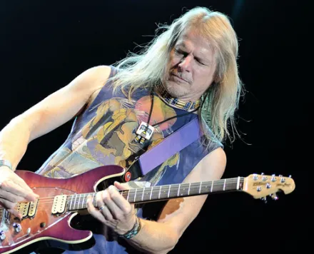 El 28 de julio de 1954 nació Steve Morse de Deep Purple