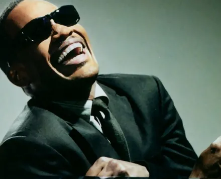 Ray Charles, pianista y compositor ciego