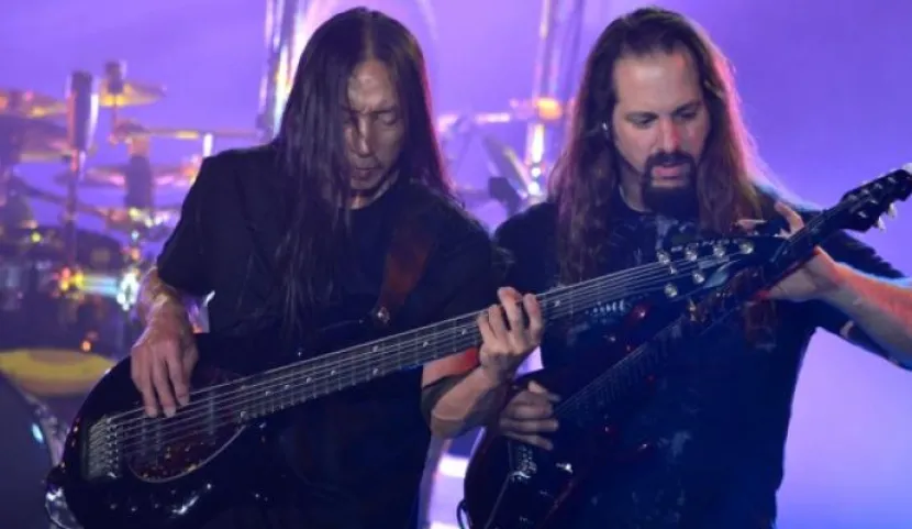 Dream Theater durante su presentación en Bogotá