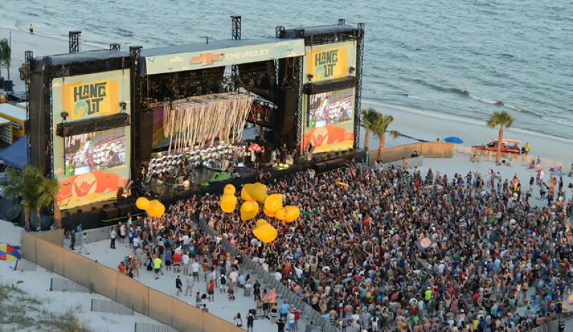 Hangout Music Fest es un festival al borde de la playa Hangout Music Fest es un festival al borde de la playa