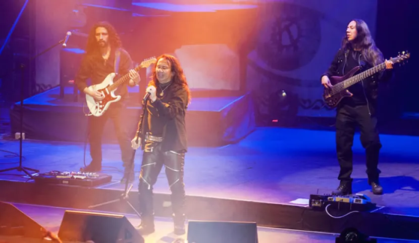 Imagén tomada durante los dos temas interpretados en el concierto. Por: David Martin