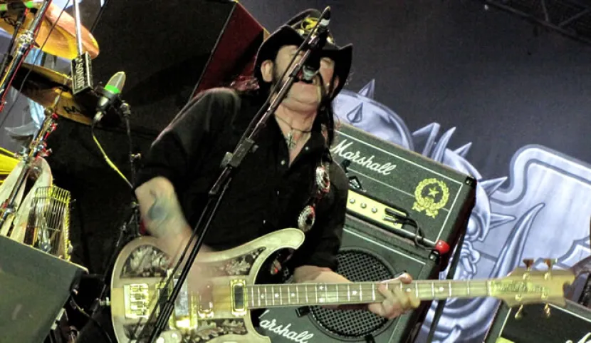 Lemmy Kilmister durante la presentación en Rock In Rio 2011 (Por Felipe Rocha) Lemmy Kilmister durante la presentación en Rock In Rio 2011 (Por Felipe Rocha)