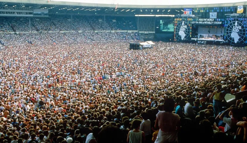 Concierto realizado en el Estadio de Wembley de Ingleterra Gran cantidad de conciertos de rock se realizan en estadios deportivos