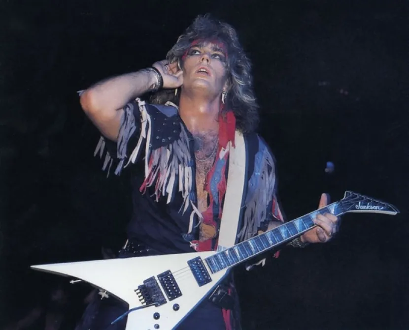Robbin Crosby nació el 4 de agosto de 1959 Robbin Crosby nació el 4 de agosto de 1959